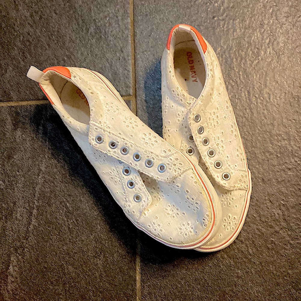 White Old Navy Girls shoes